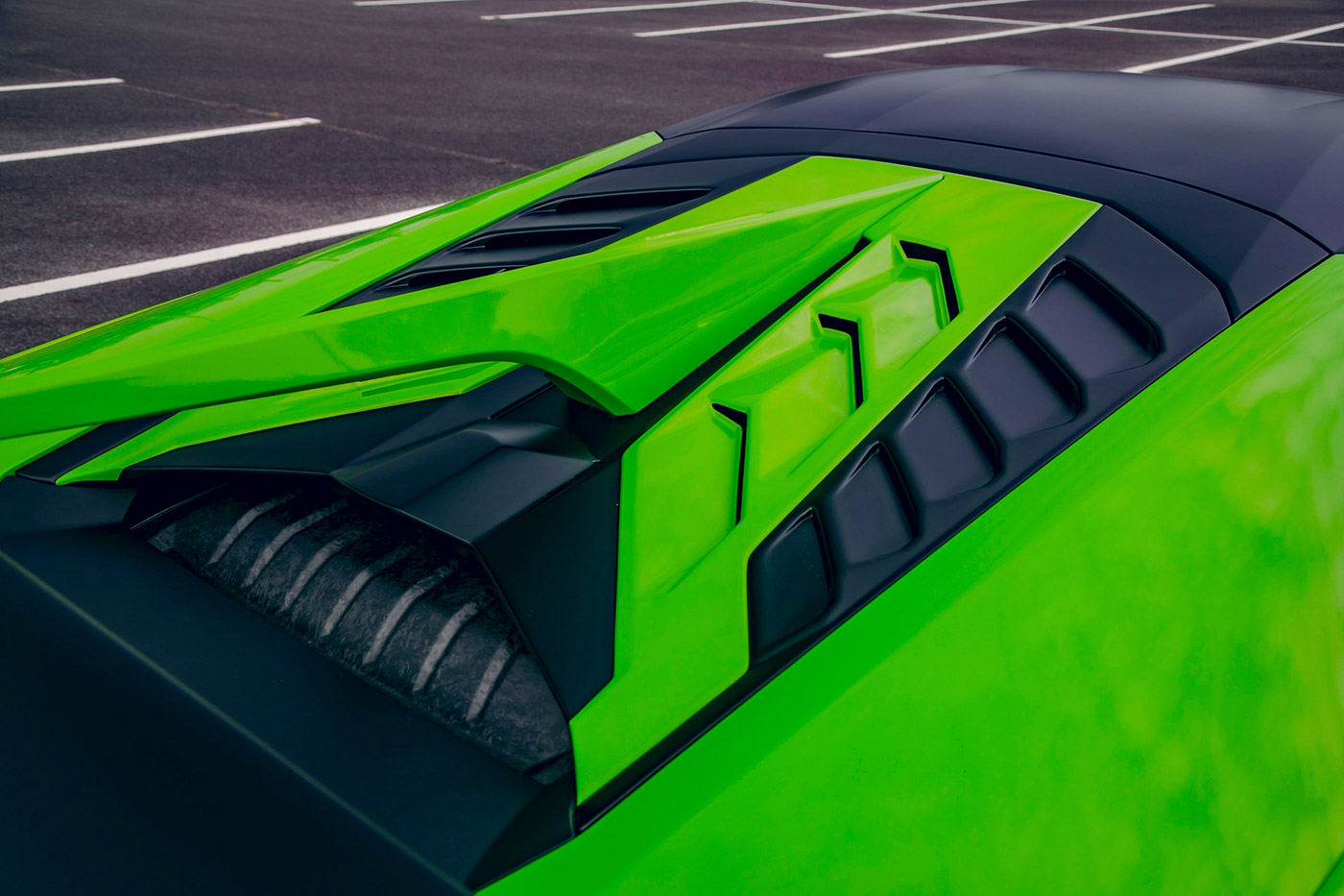 LB-Silhouette-WORKS-HURACAN-GT00017