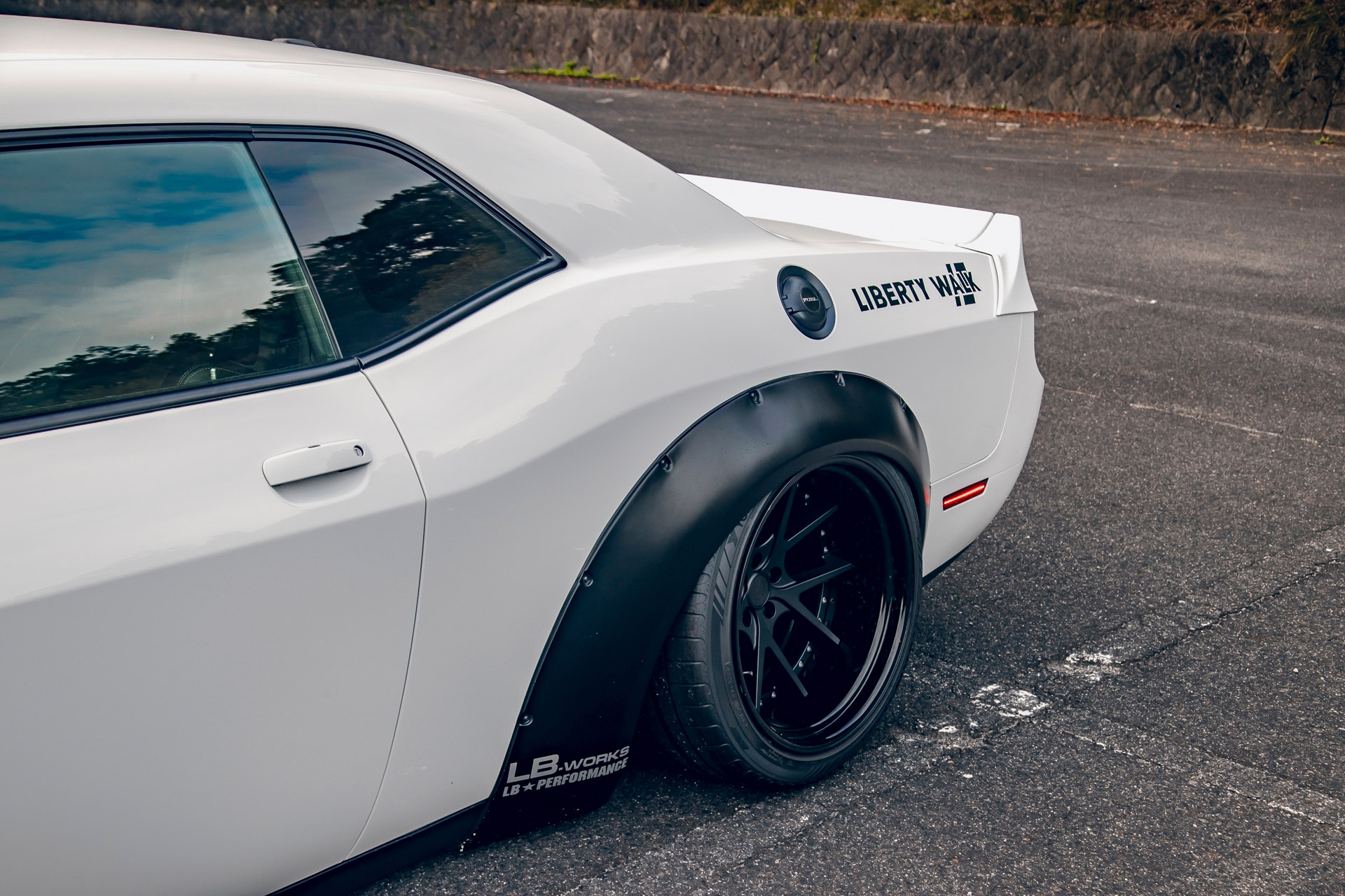 LB-WORKS-DODGE-Challenger16