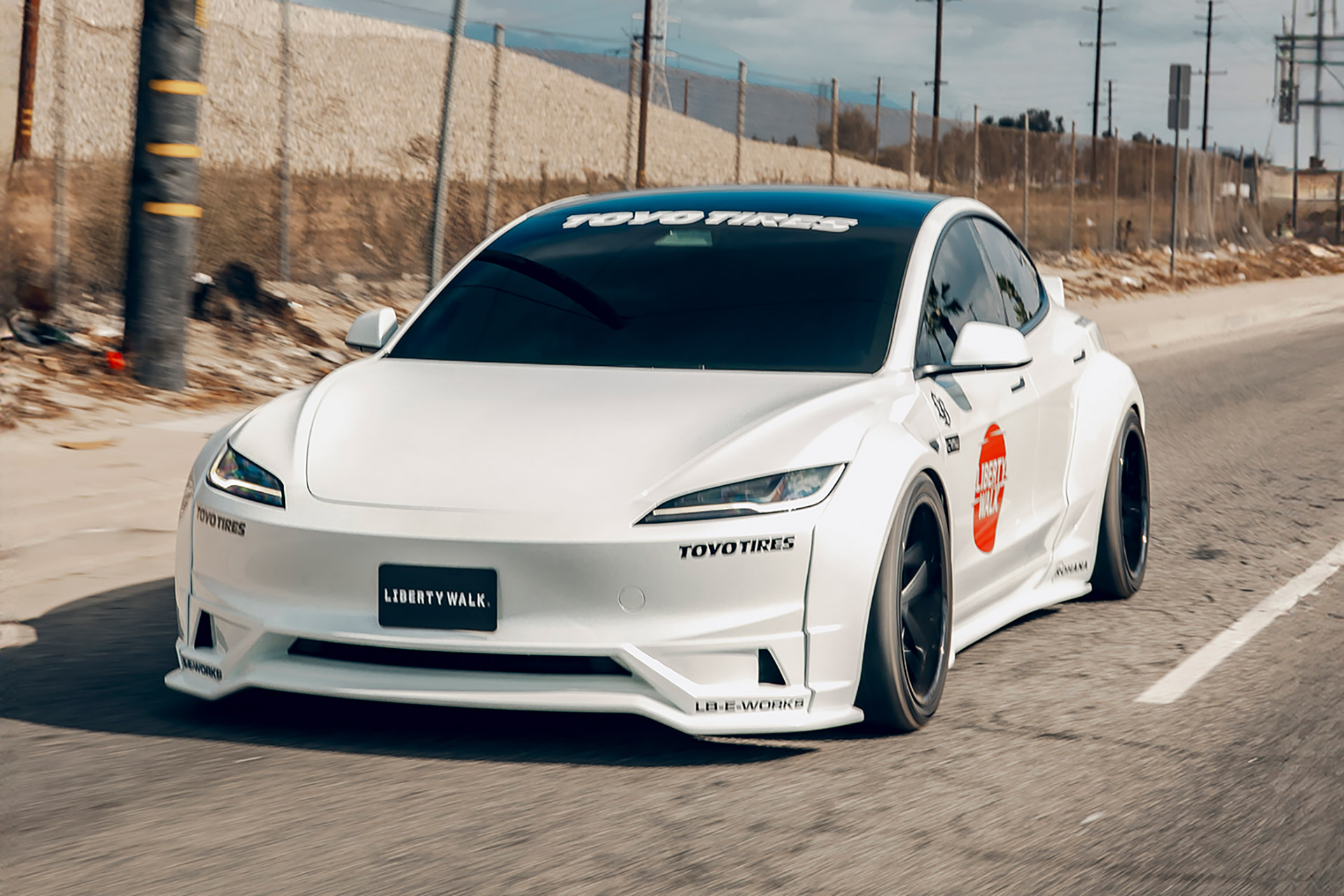 LB-E-WORKS-TESLA-Mode00008
