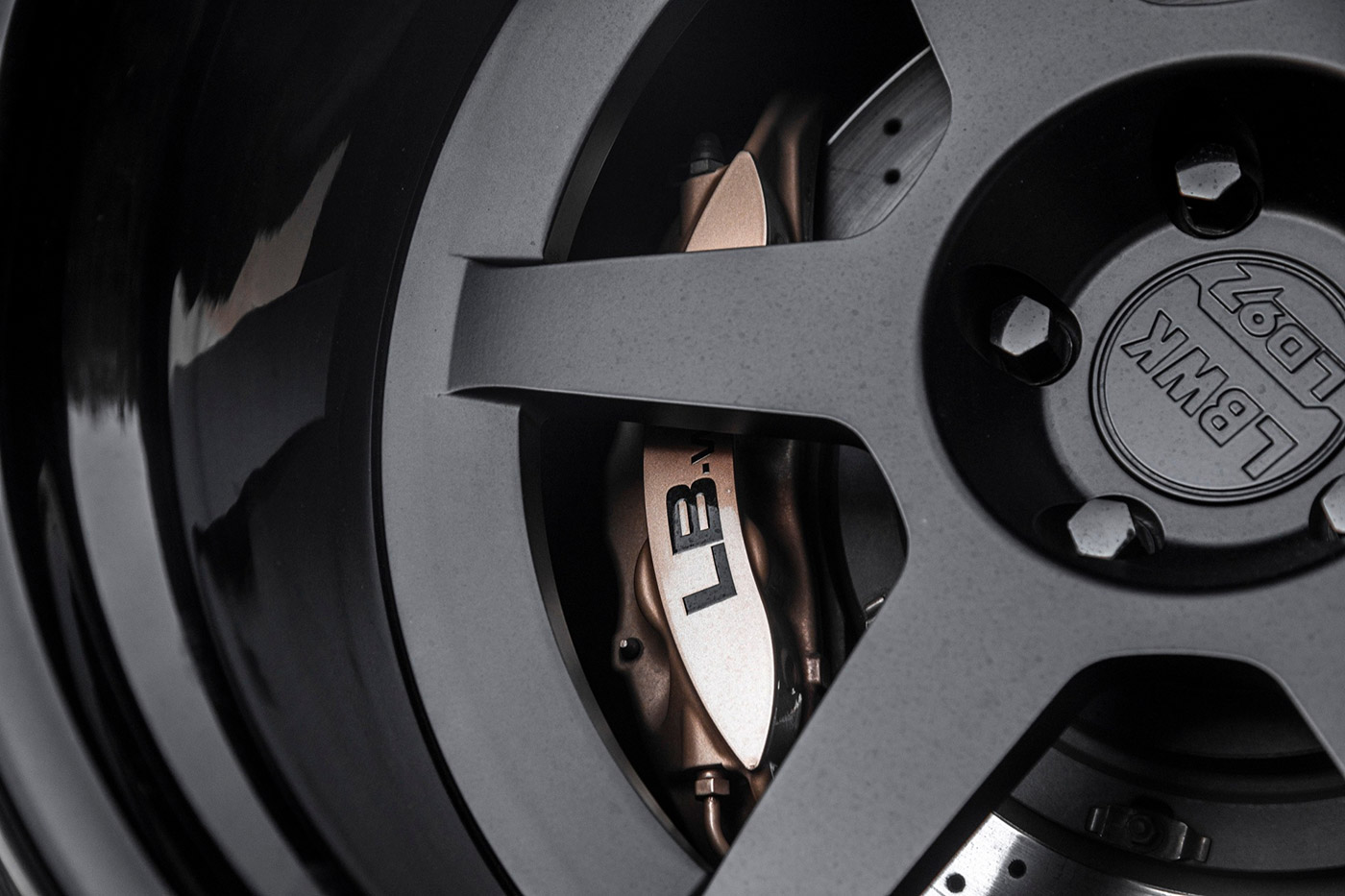 LB-Silhouette-WORKS-GT-NISSAN-R35-GT-R00040