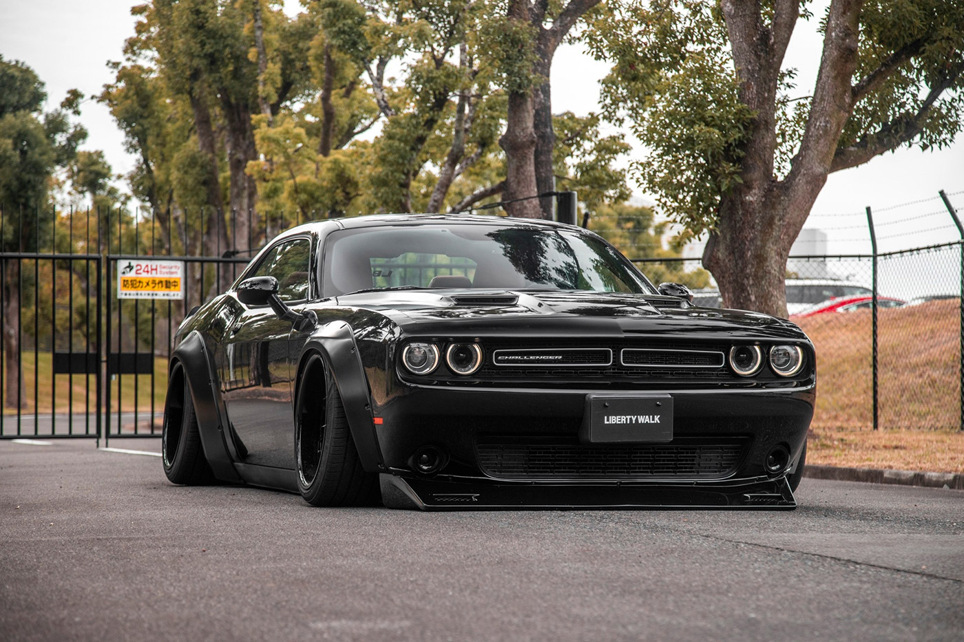 LB-WORKS-DODGE-CHALLENGER00040