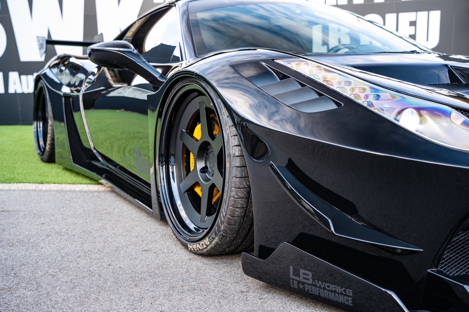 LB-WORKS Ferrari 45816