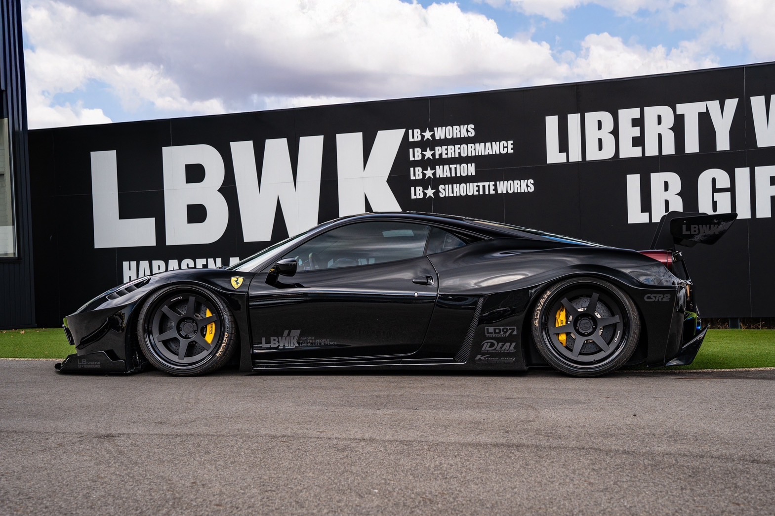 LB-WORKS Ferrari 4585