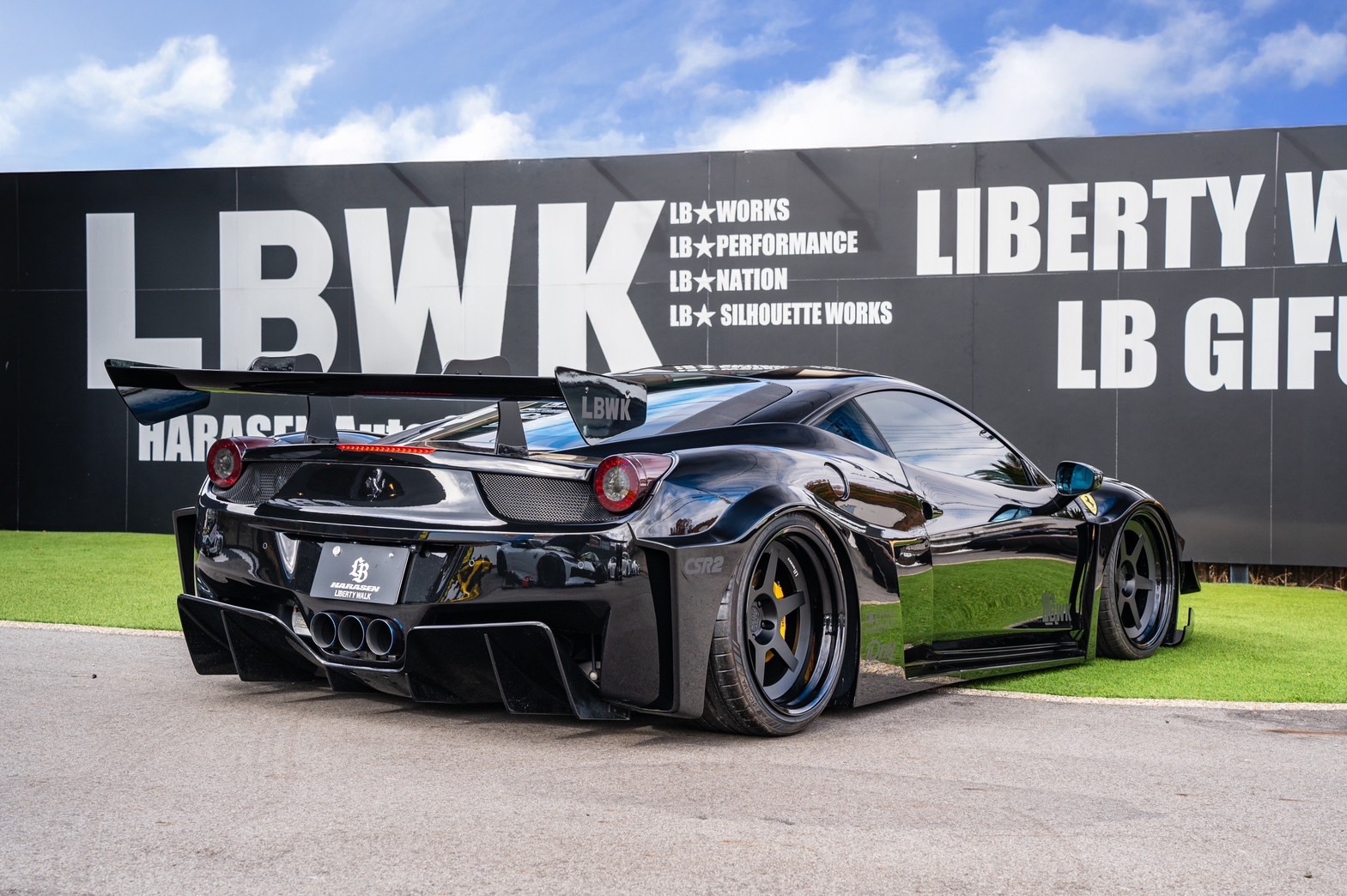 LB-WORKS Ferrari 4587