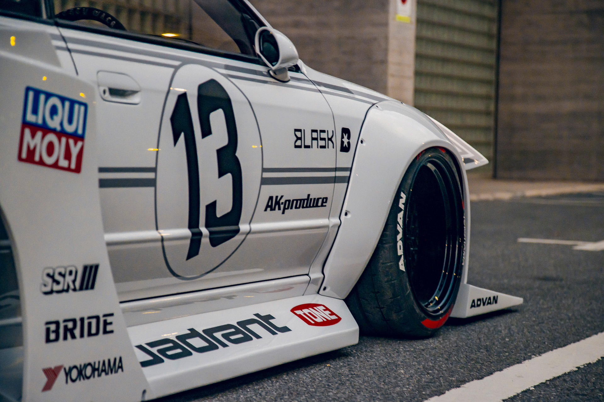 LB-KAIDO-WORKS-NISSAN-R32-SKYLINE00009