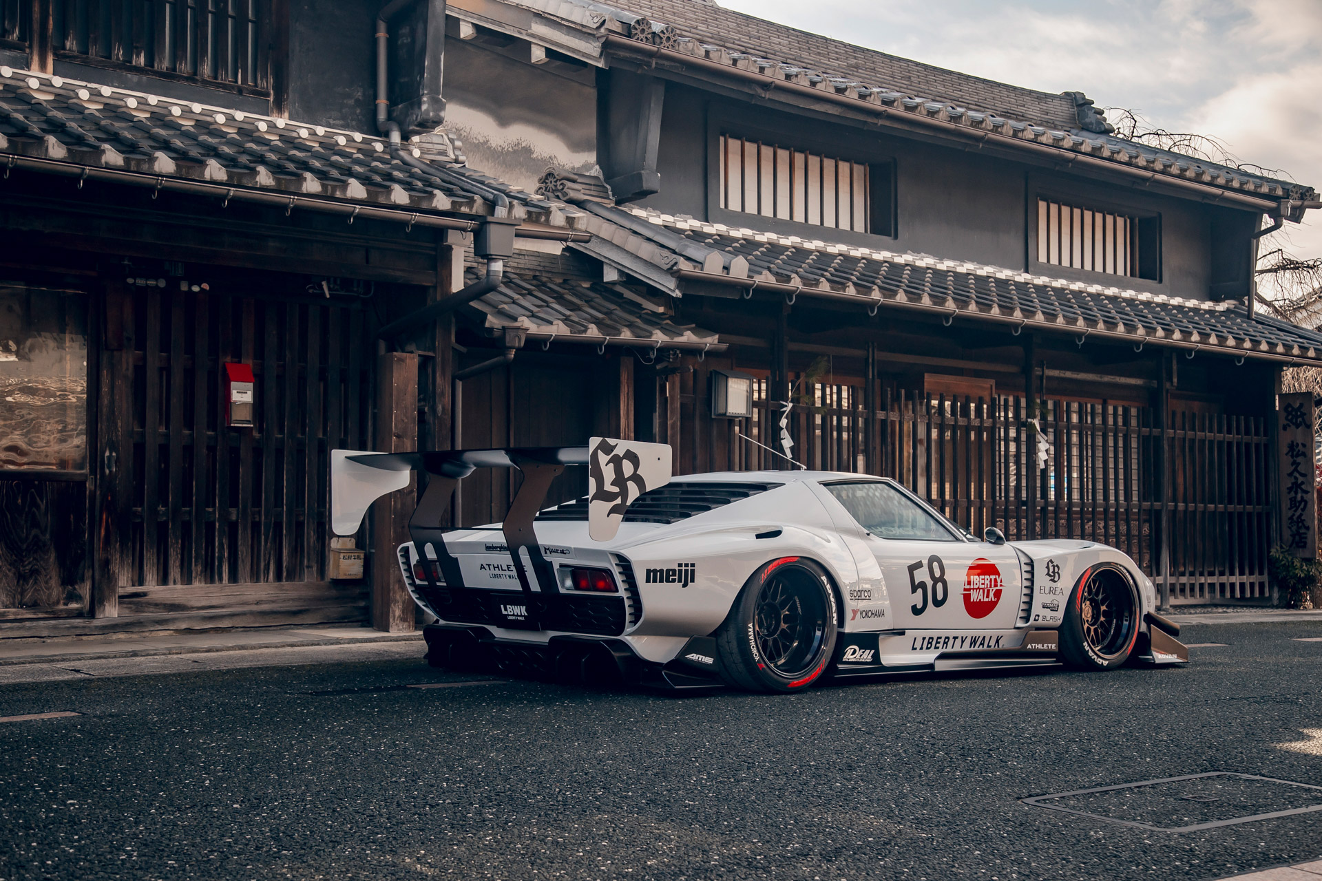 LB-Silhouette-WORKS-GT-Lamborghini-Miura-00007