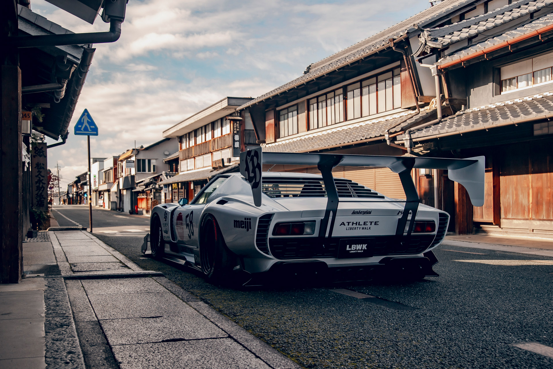 LB-Silhouette-WORKS-GT-Lamborghini-Miura-00008