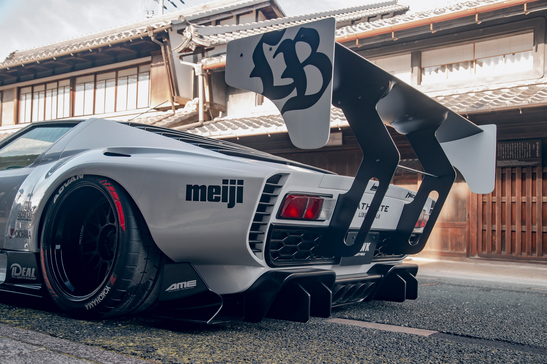 LB-Silhouette-WORKS-GT-Lamborghini-Miura-00011