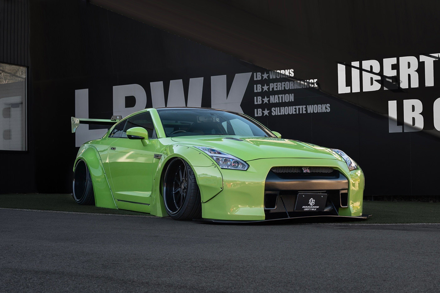 LB-WORKS-NISSAN-GT-R-R35-type-1-BALCK-Edition