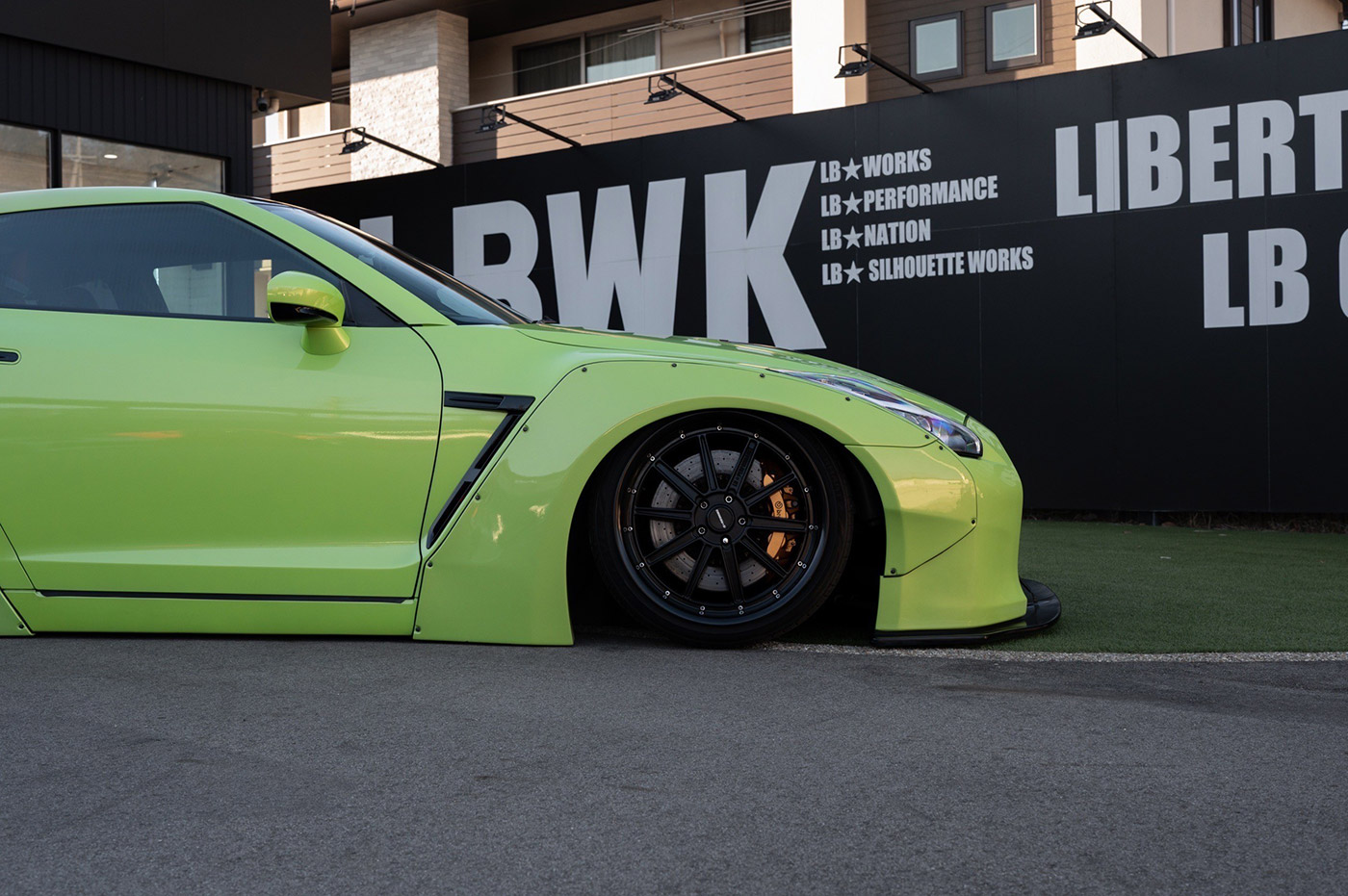 _LB-WORKS-NISSAN-GT-R-R35-type-1-BALCK-Edition20