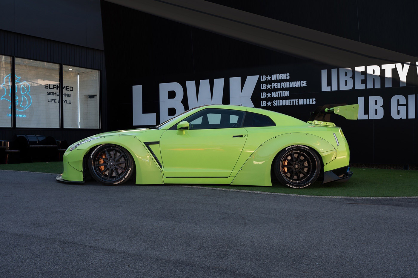_LB-WORKS-NISSAN-GT-R-R35-type-1-BALCK-Edition4