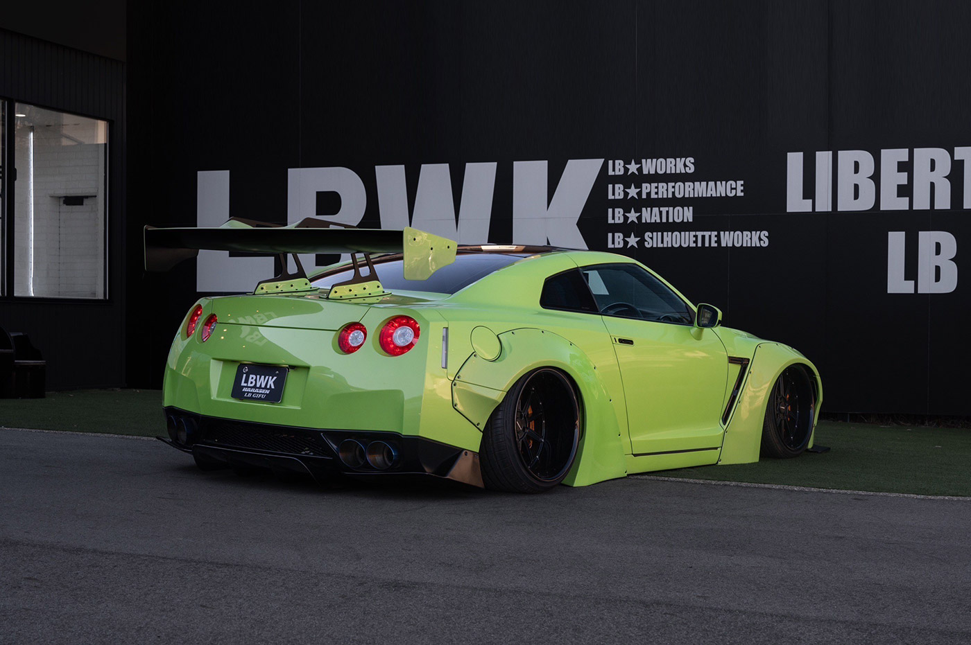 _LB-WORKS-NISSAN-GT-R-R35-type-1-BALCK-Edition7