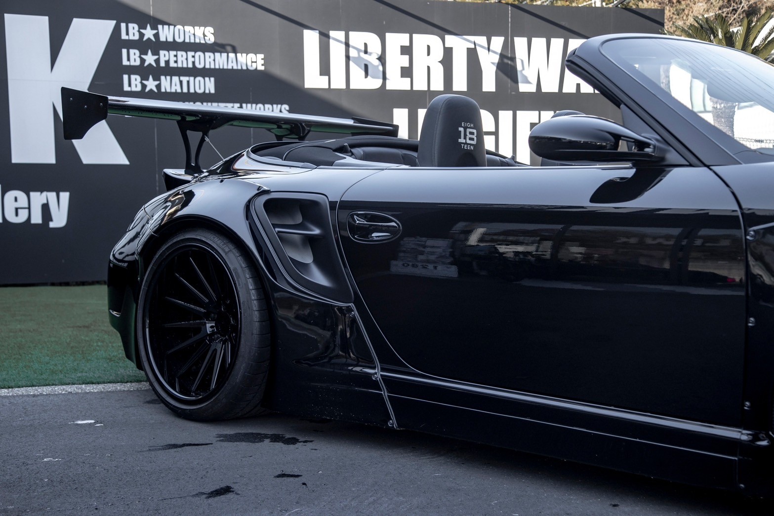 LB-WORKS PORSCHE 991 turbo S Cabriolet00047