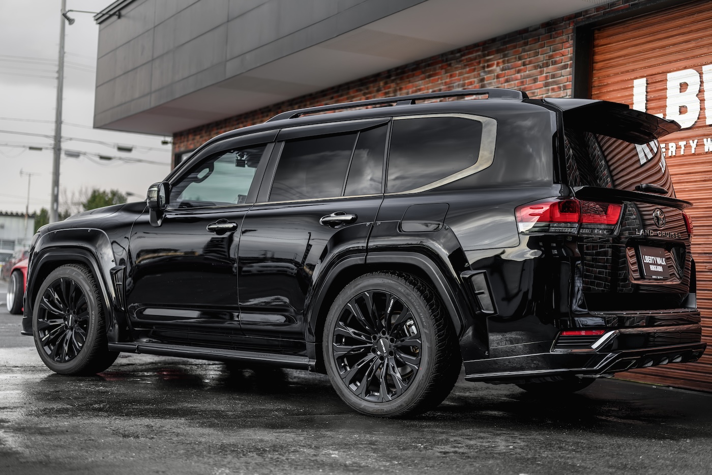 LB-WORKS-TOYOTA-LAND-CRUISER-