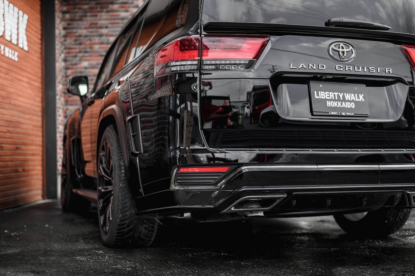 LB-WORKS-TOYOTA-LAND-CRUISER-
