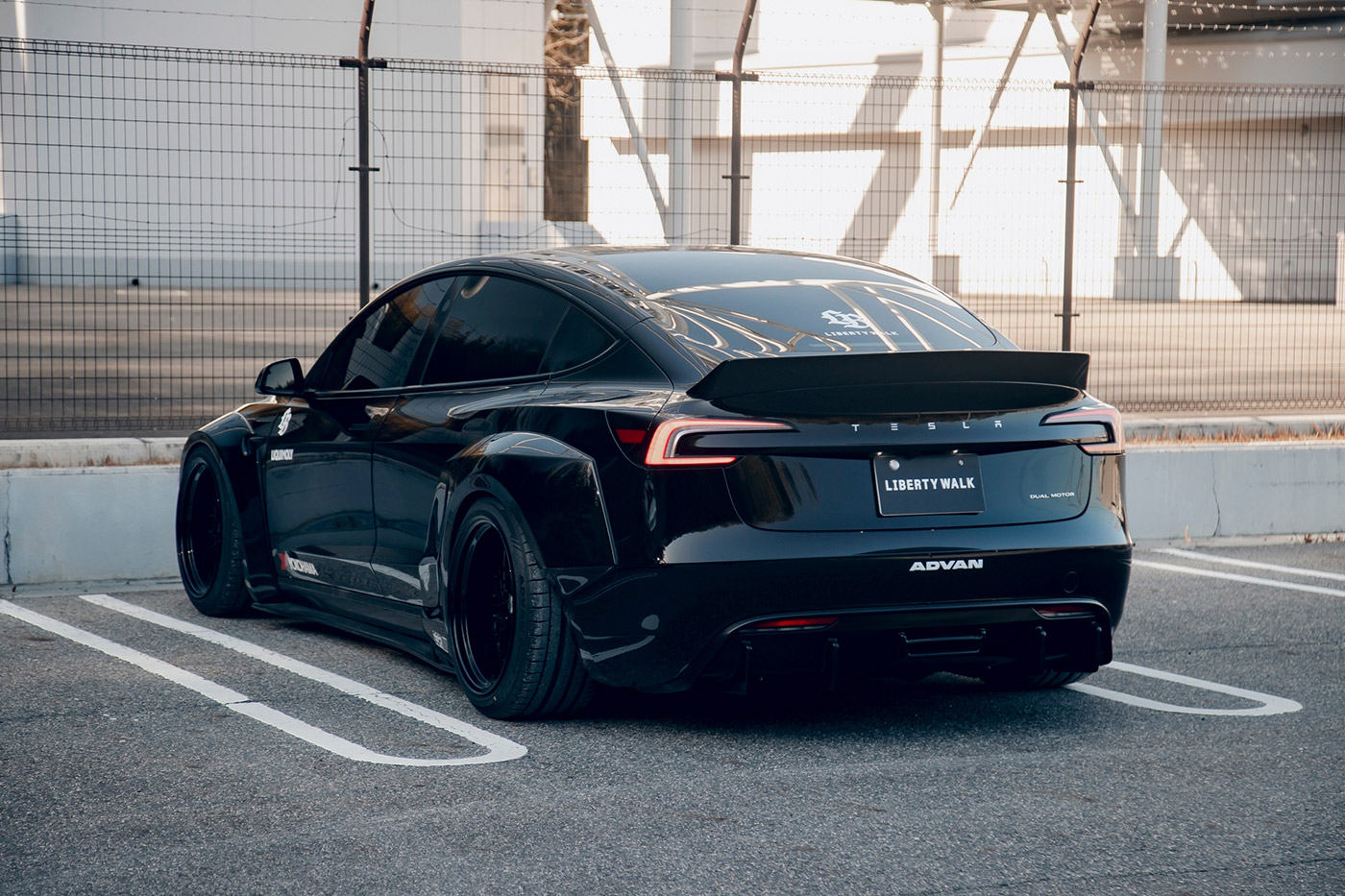 LB-E-WORKS-TESLA-Model-35