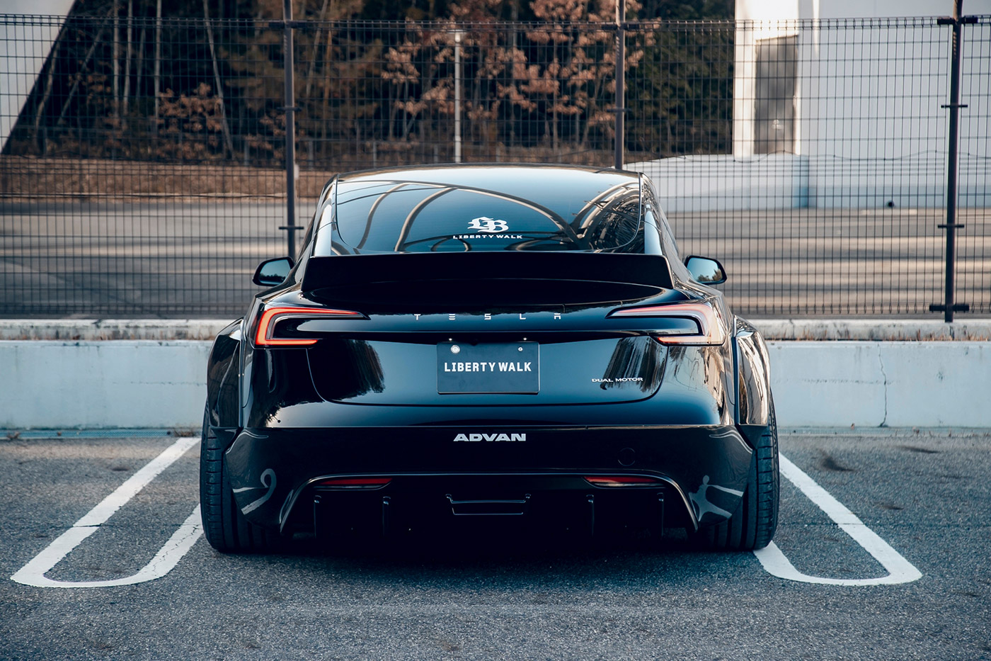 LB-E-WORKS-TESLA-Model-36