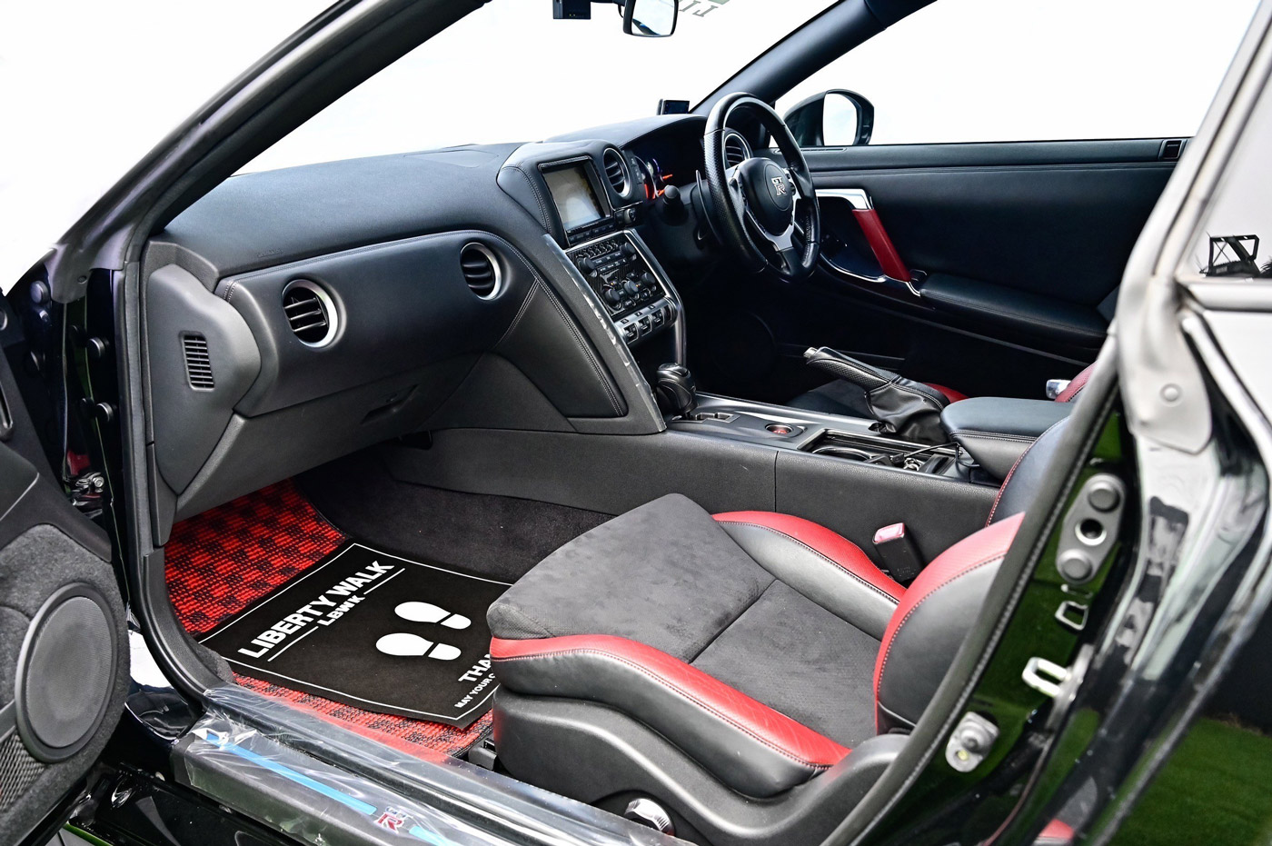 LB-WORKS-NISSAN-GT-R-R35-type-225