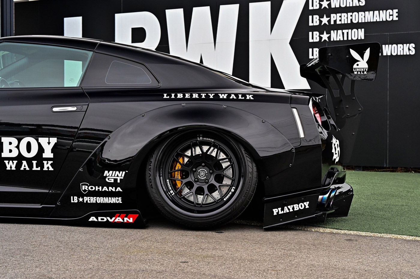 LB-WORKS-NISSAN-GT-R-R35-type-230