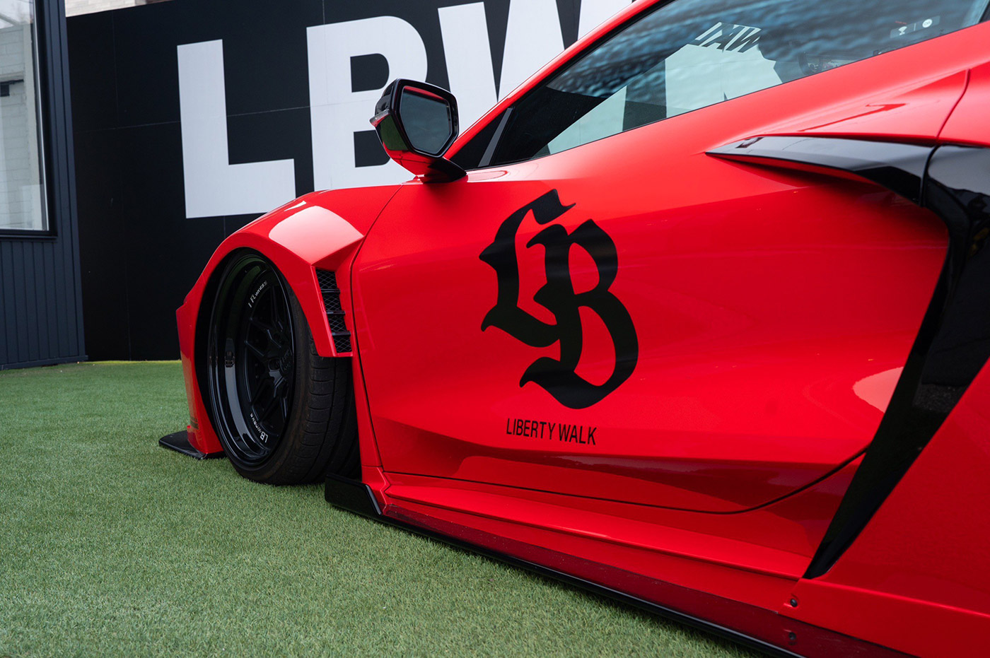 LB-Silhouette-WORKS-CHEVROLET-CORVETTE-Z5115