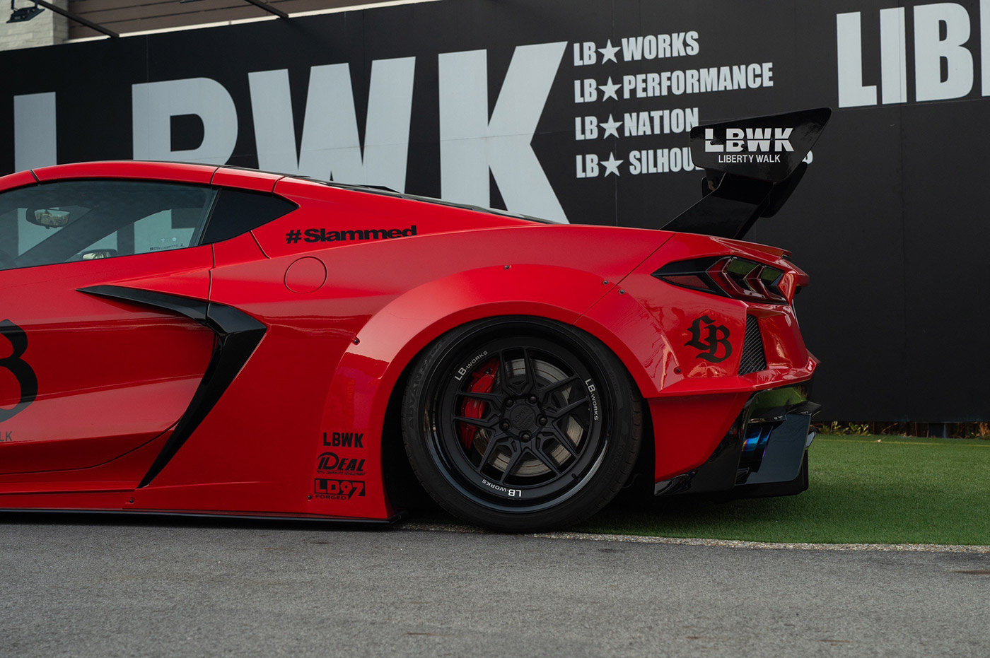 LB-Silhouette-WORKS-CHEVROLET-CORVETTE-Z5117