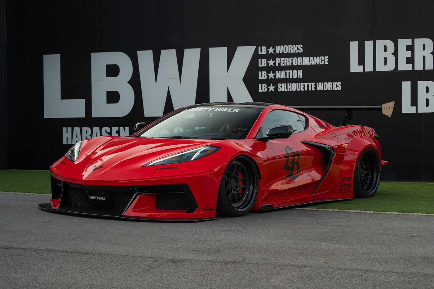 LB-Silhouette-WORKS-CHEVROLET-CORVETTE-Z513