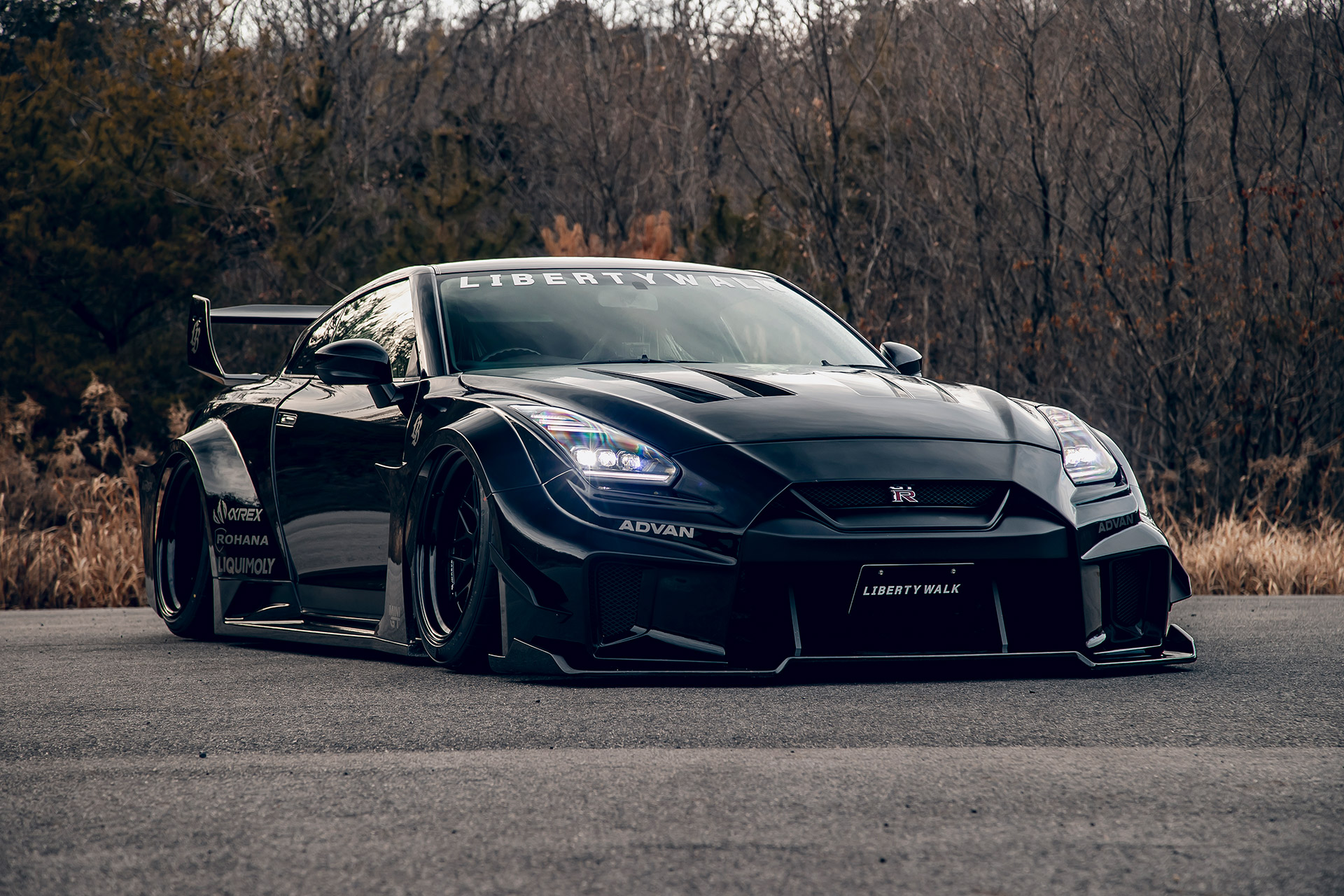 LB-Silhouette-WORKS-GT-NISSAN-35GT-RR9