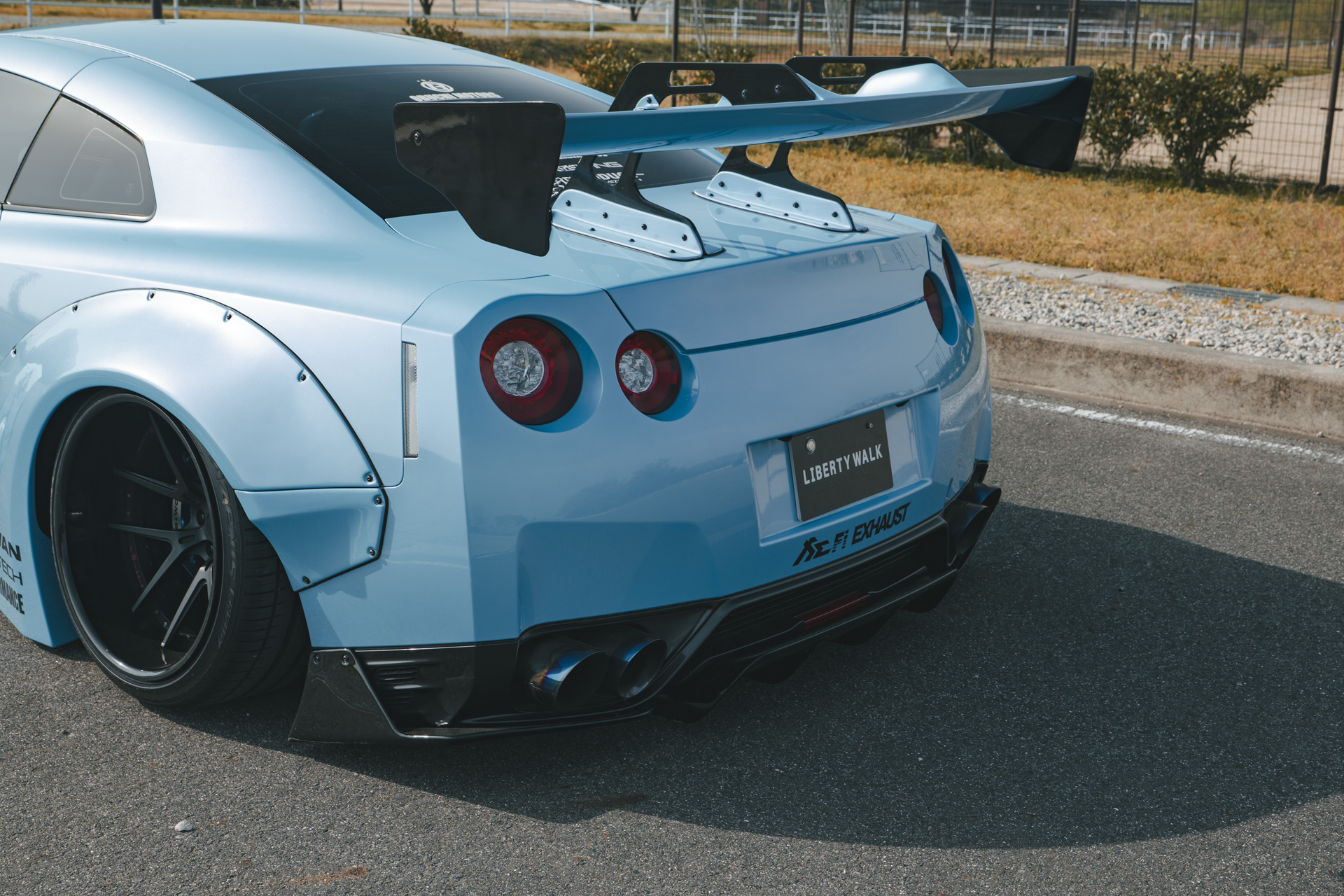 LB-WORKS NISSAN GT-R R35 type.1.5 blue33