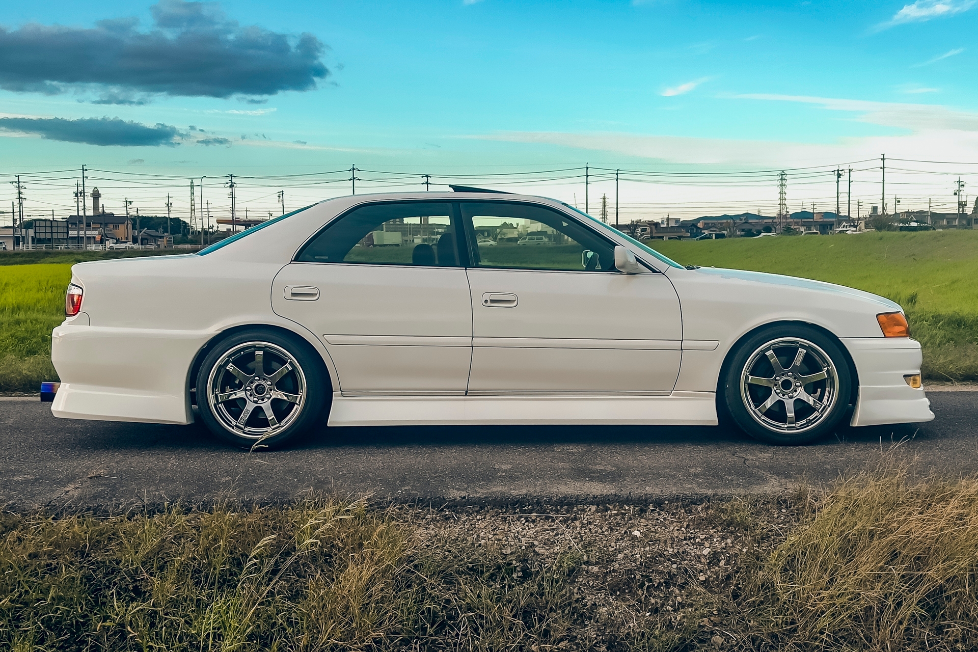 Chaser Tourer V8