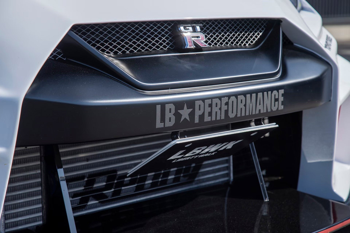 LB-Silhouette WORKS GT NISSAN R35 GT-R10