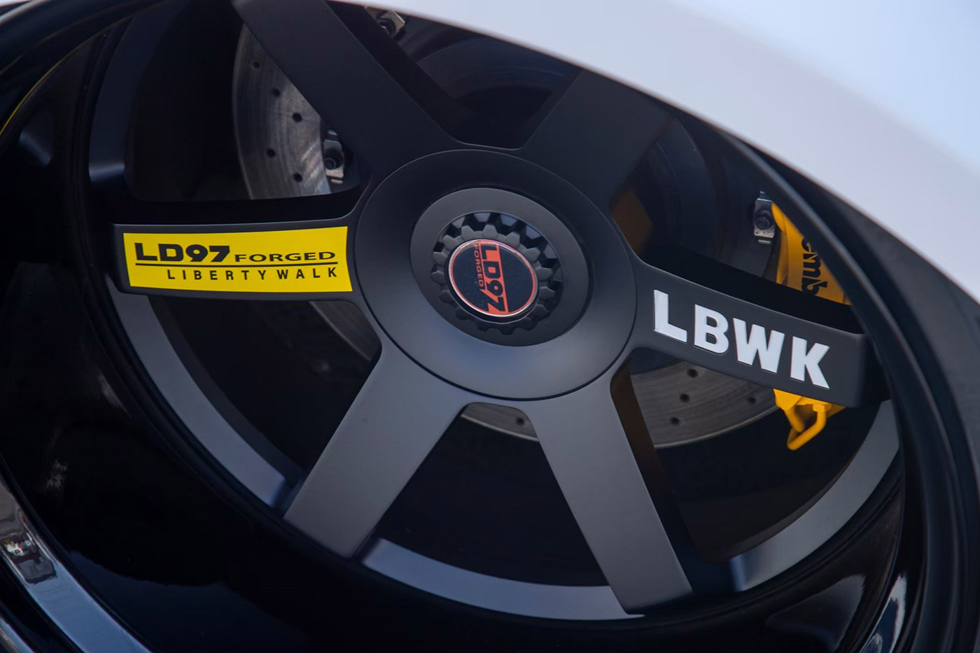 LB-Silhouette WORKS GT NISSAN R35 GT-R22