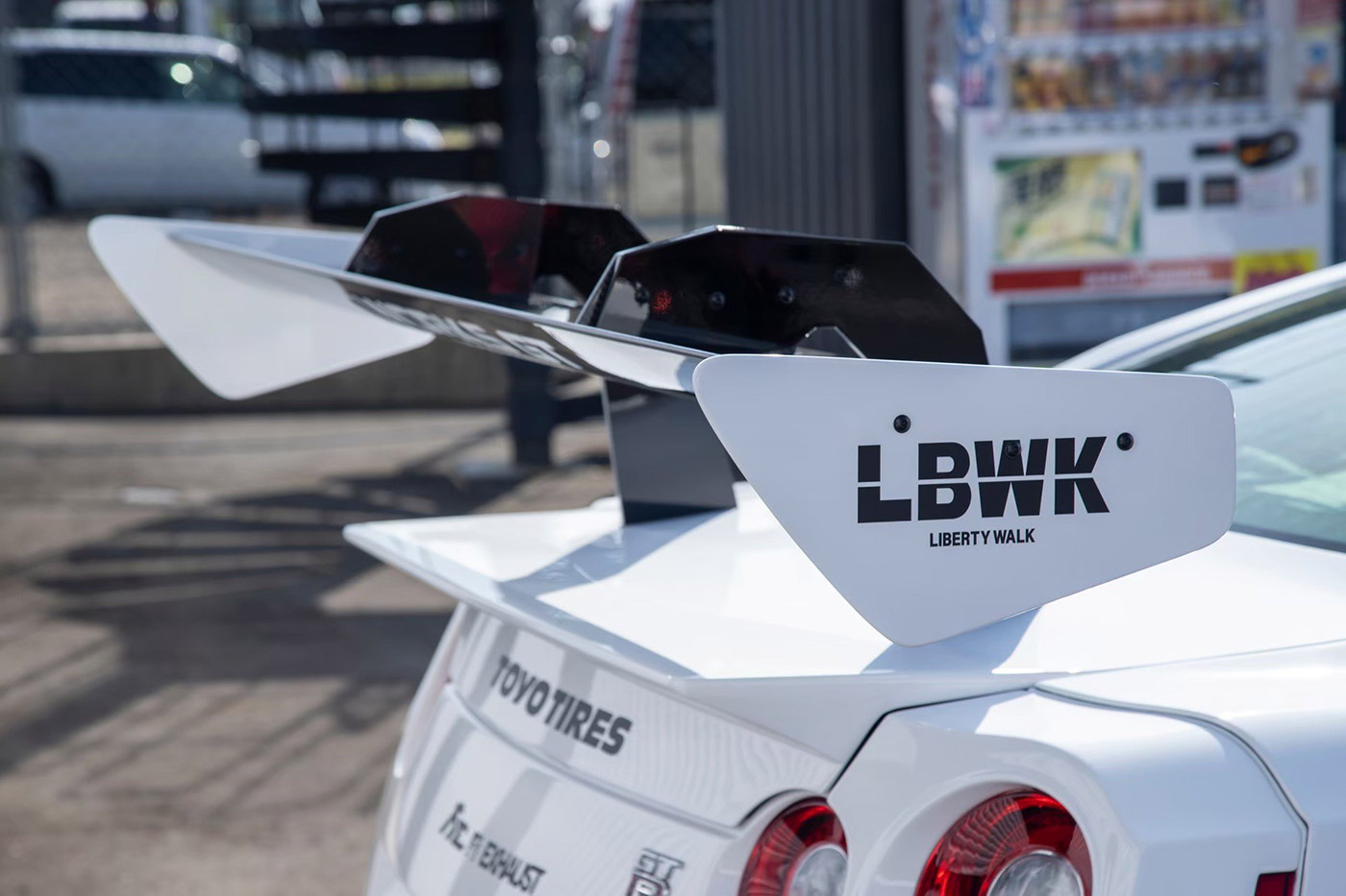 LB-Silhouette WORKS GT NISSAN R35 GT-R25