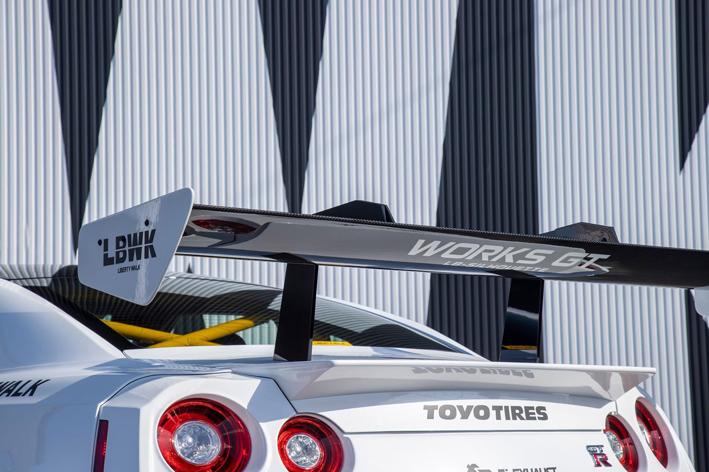 LB-Silhouette WORKS GT NISSAN R35 GT-R26