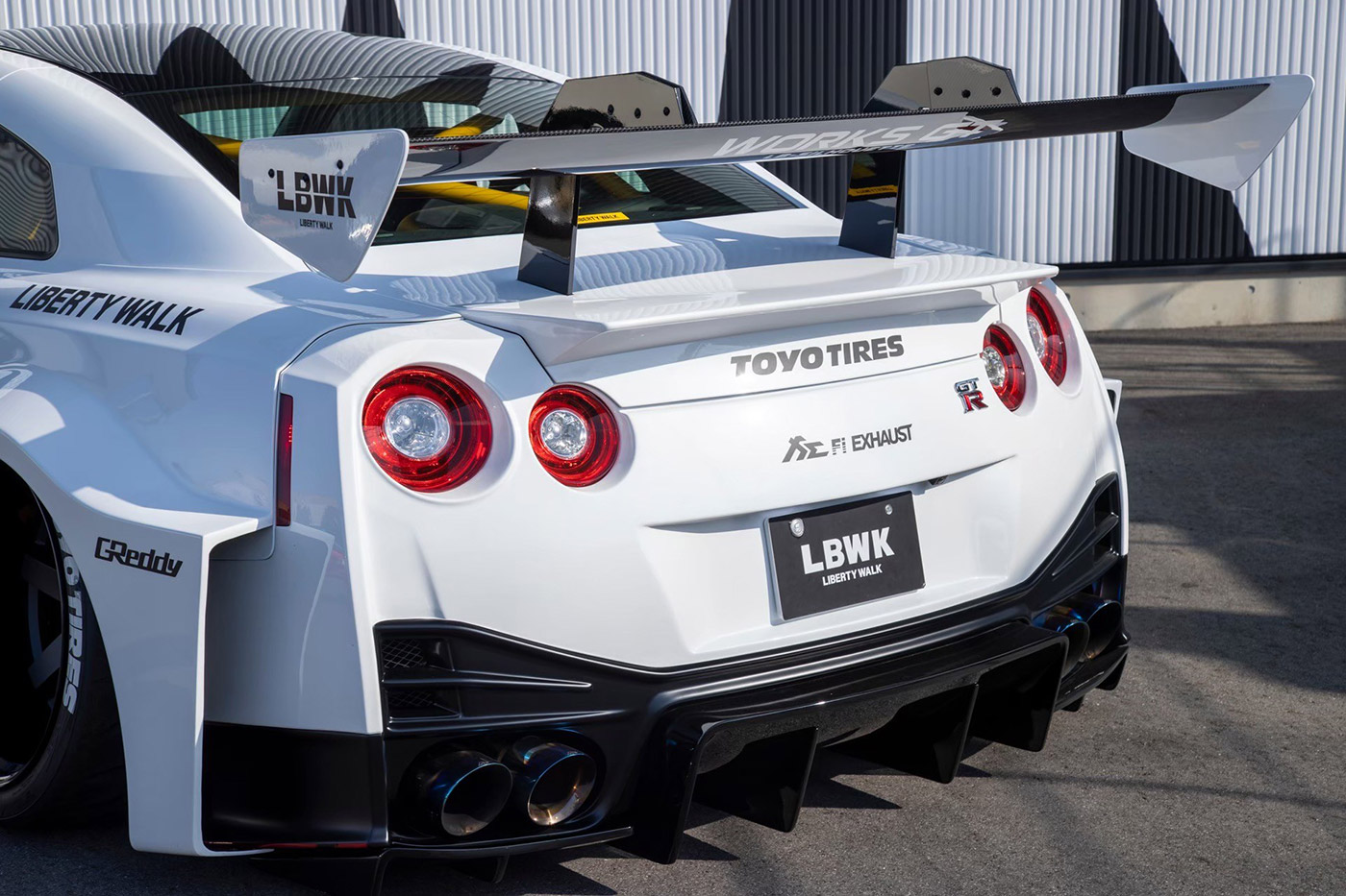 LB-Silhouette WORKS GT NISSAN R35 GT-R31