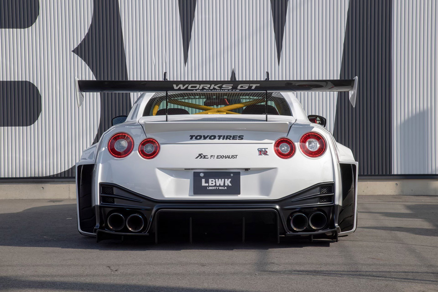 LB-Silhouette WORKS GT NISSAN R35 GT-R6
