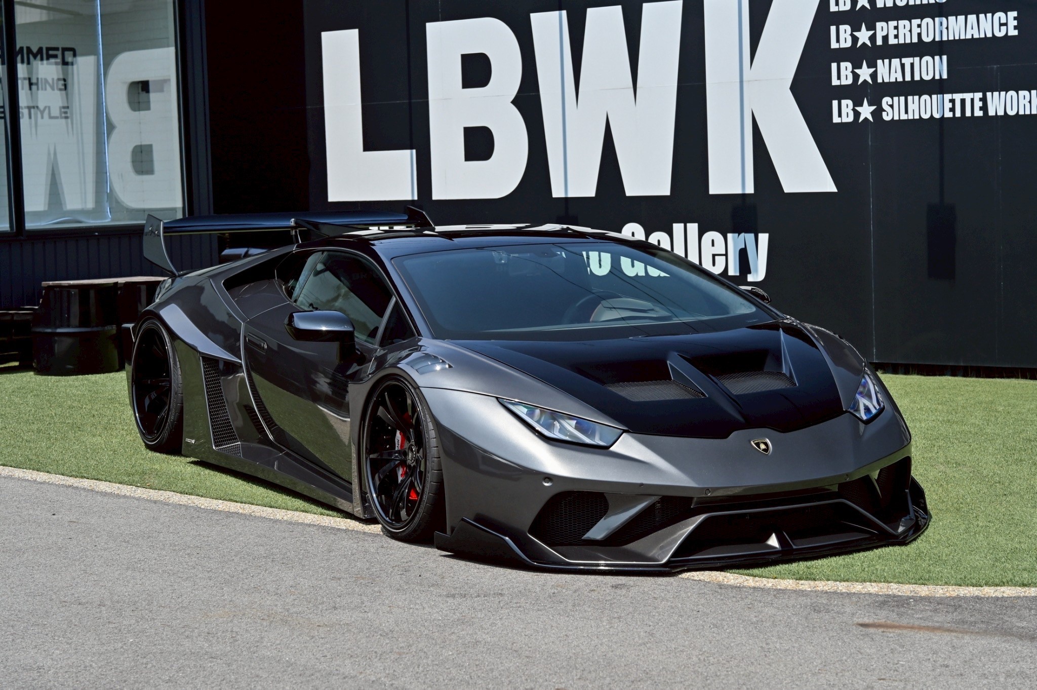 LB-Silhouette WORKS Lamborghini HURACAN1