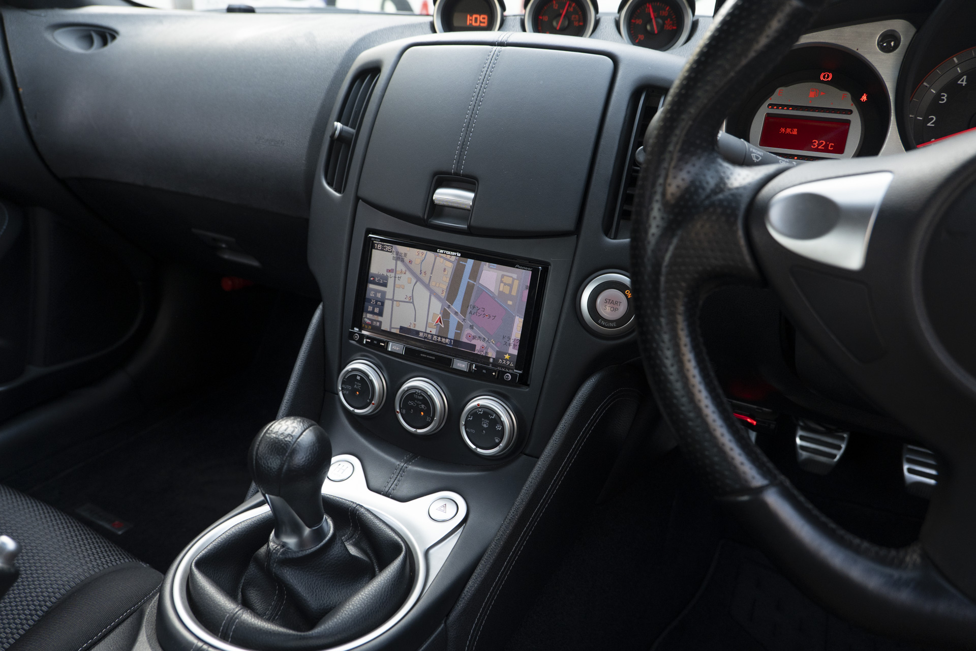 NISSAN 370z Z3417