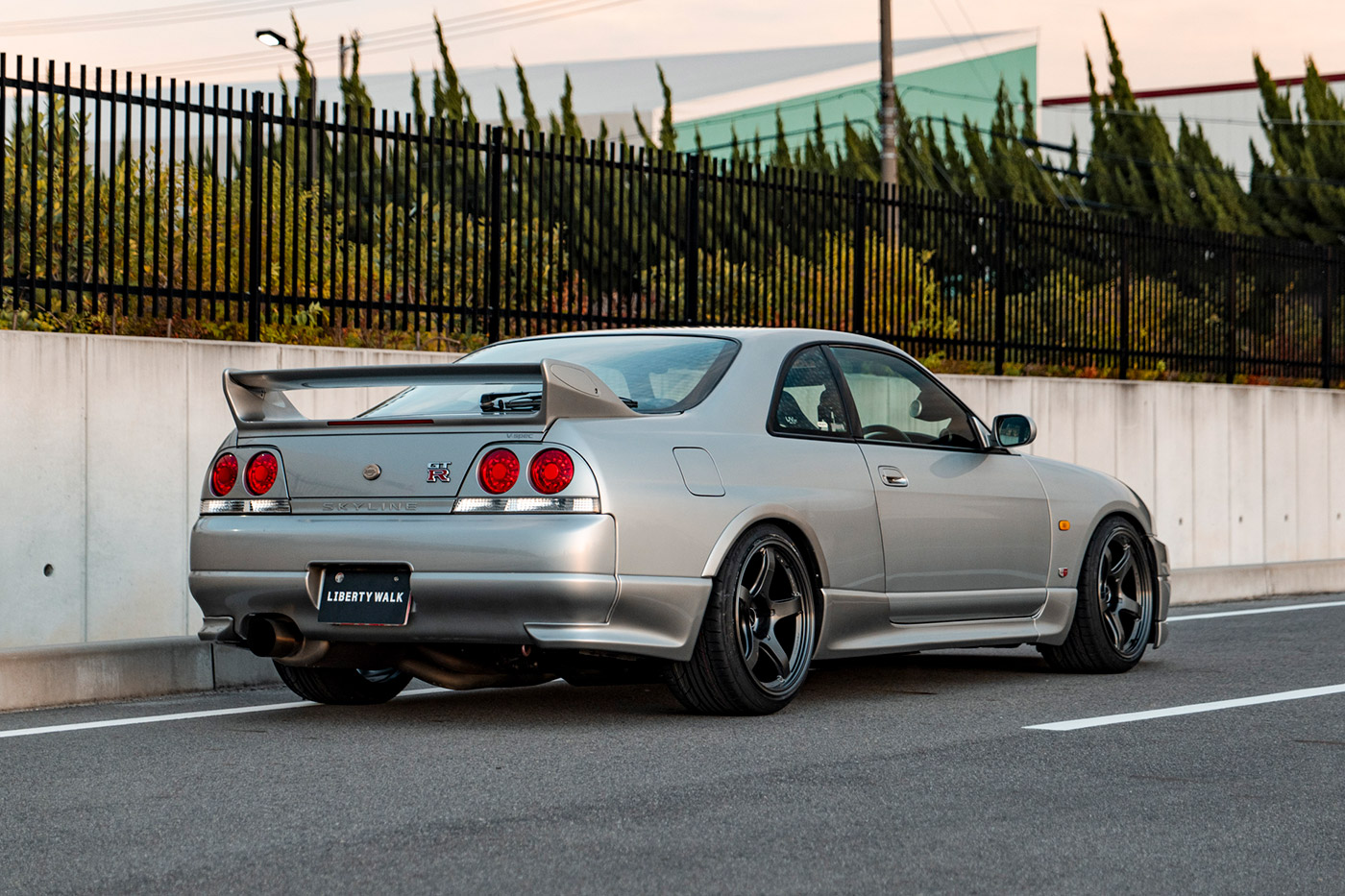 NISSAN-R33-SKYLINE80