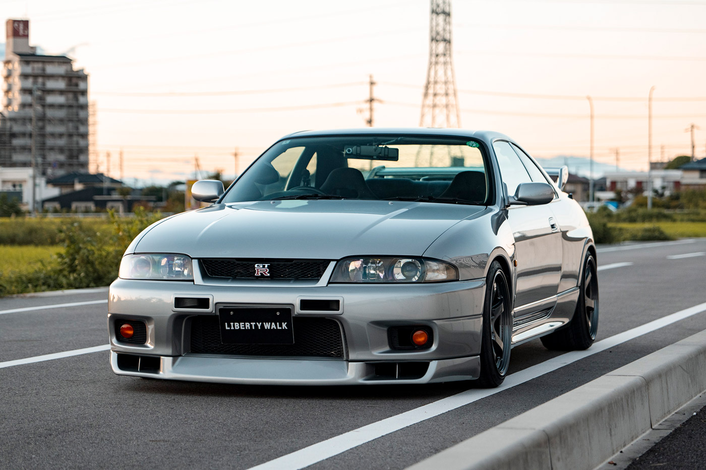 NISSAN-R33-SKYLINE84