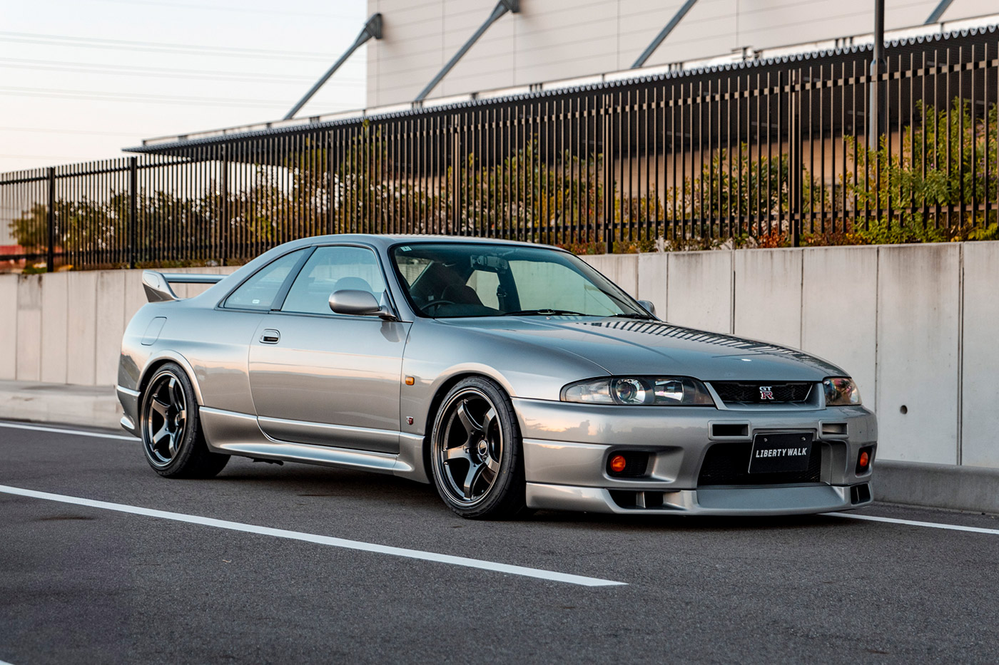 NISSAN-R33-SKYLINE86