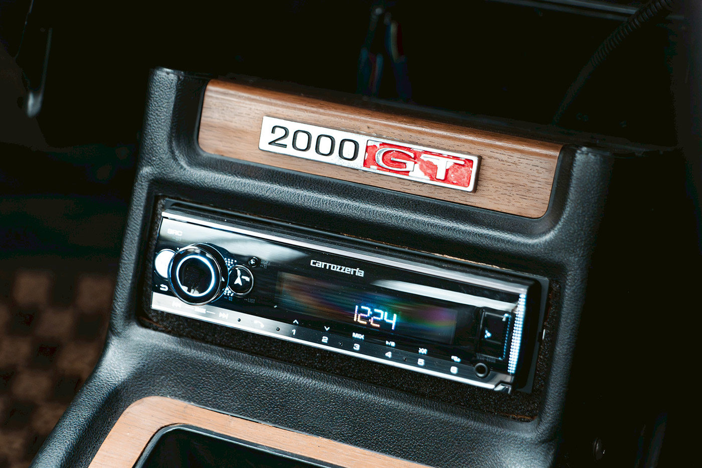 NISSAN-Skyline-2000GT18