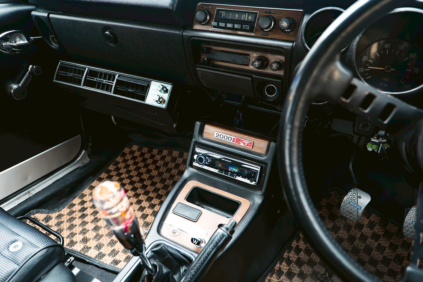 NISSAN-Skyline-2000GT20