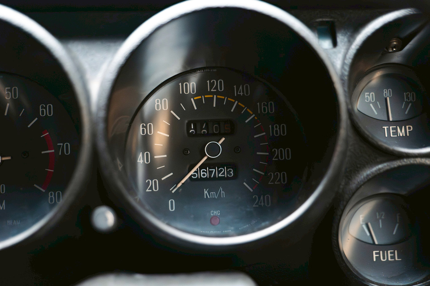 NISSAN-Skyline-2000GT24