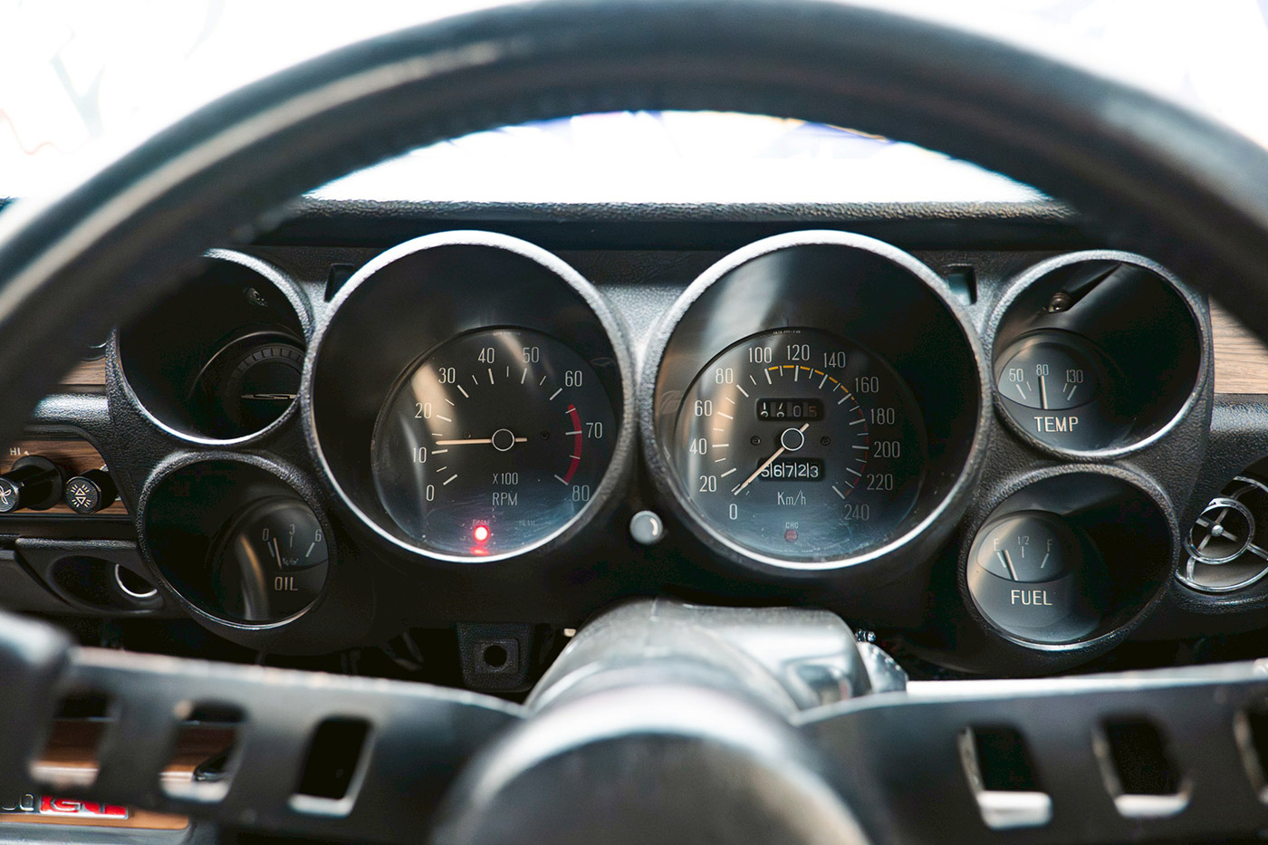 NISSAN-Skyline-2000GT25