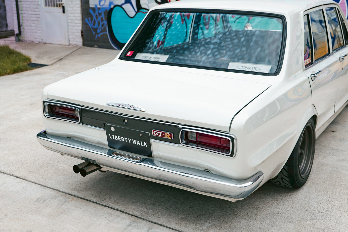 NISSAN-Skyline-2000GT41