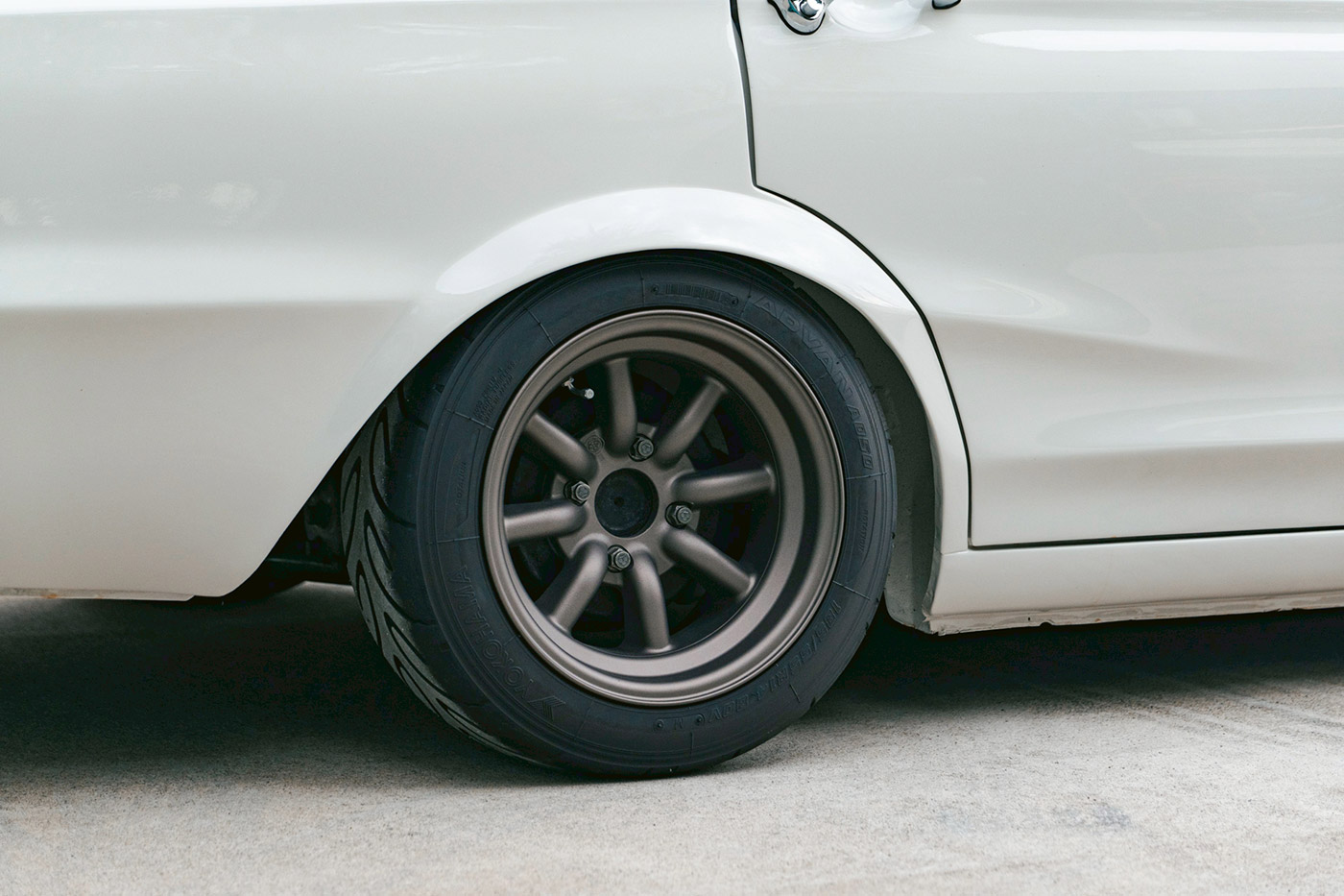 NISSAN-Skyline-2000GT43