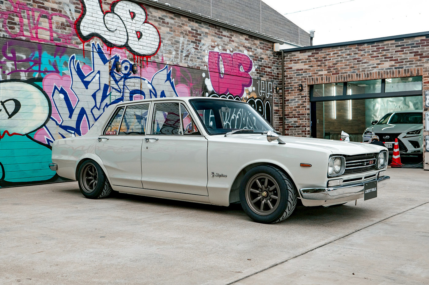 NISSAN-Skyline-2000GT69