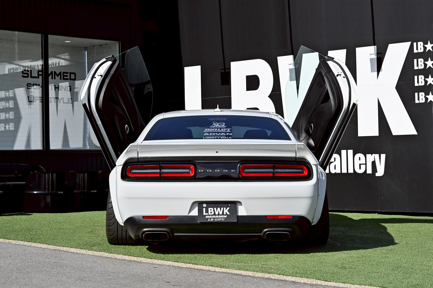 LB-WORKS-DODGE-Challenger00006