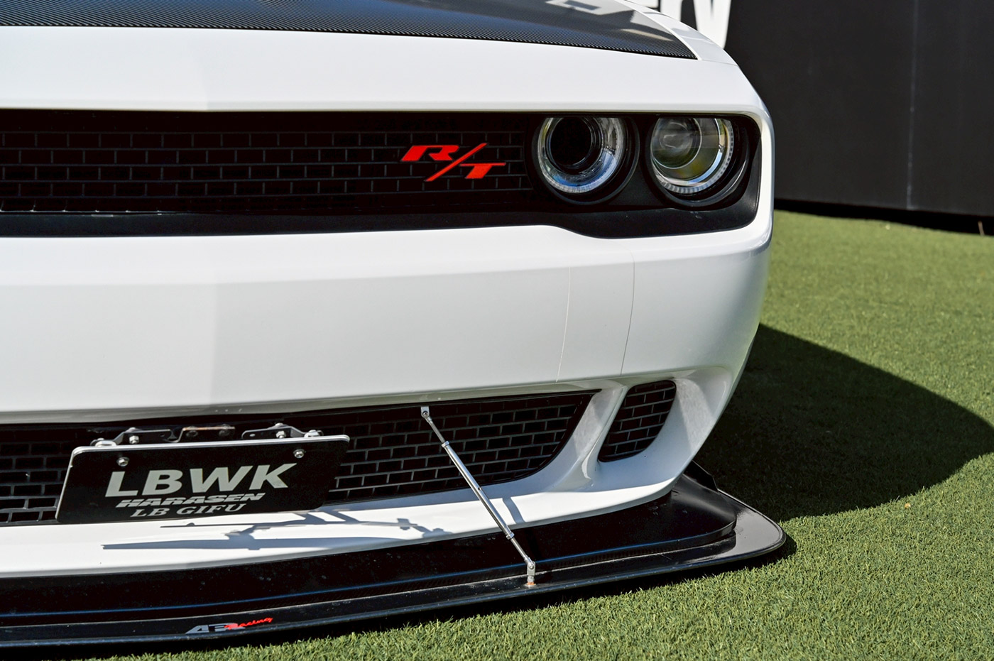 LB-WORKS-DODGE-Challenger00010