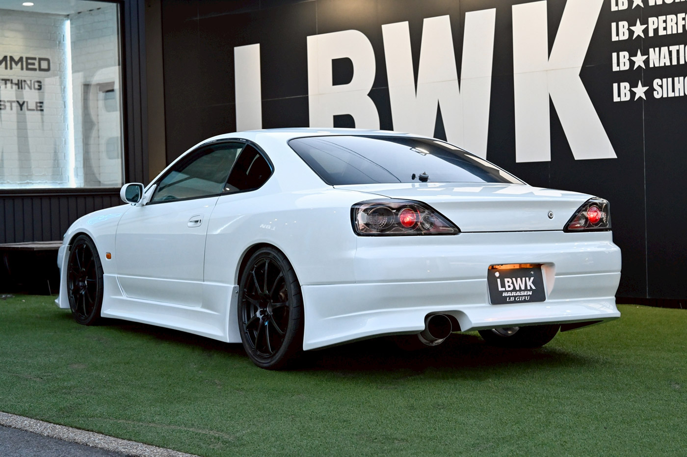 SIlvia-s1500054